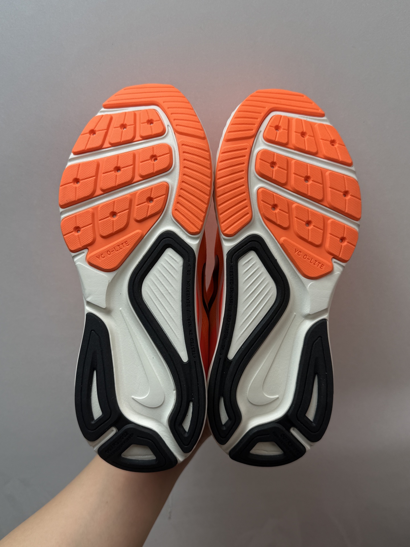 💰230 订单 Nike Zoom Structure 26 Light Armory 橙黑

T1过验订单 内供国内实体店 奥莱直播 平台冲正
市场未流通产品 所有款式材料均为原装 相当于原底原面 
新款配色出货首批基本目前验真 

所有做工细节均为原厂 可自行对比毒原鞋 细节无差

做工细节均秒杀市场同款产品 细节看图自行对比
不管是参考图片 还是收到货 都是和市场完全不一样的东西 相当于“纯正品”

这批订单卖了半年多 东西无需质疑 大量群友反应客户自行过验的记录数都数不过来

HJ1102-800
