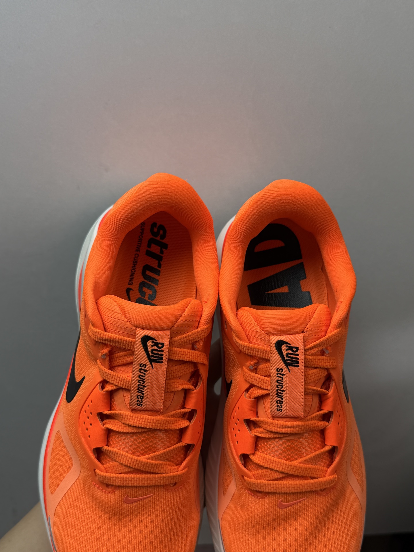 💰230 订单 Nike Zoom Structure 26 Light Armory 橙黑

T1过验订单 内供国内实体店 奥莱直播 平台冲正
市场未流通产品 所有款式材料均为原装 相当于原底原面 
新款配色出货首批基本目前验真 

所有做工细节均为原厂 可自行对比毒原鞋 细节无差

做工细节均秒杀市场同款产品 细节看图自行对比
不管是参考图片 还是收到货 都是和市场完全不一样的东西 相当于“纯正品”

这批订单卖了半年多 东西无需质疑 大量群友反应客户自行过验的记录数都数不过来

HJ1102-800
