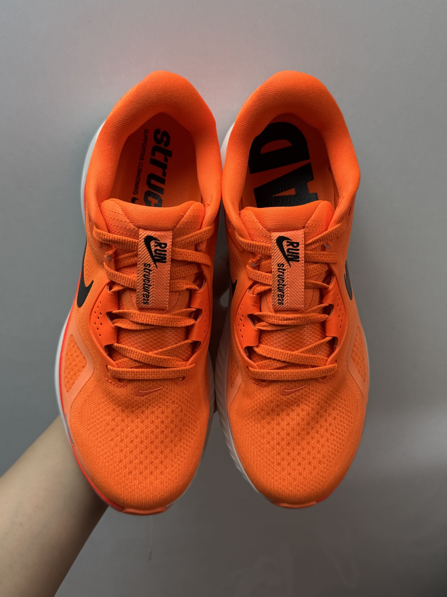💰230 订单 Nike Zoom Structure 26 Light Armory 橙黑

T1过验订单 内供国内实体店 奥莱直播 平台冲正
市场未流通产品 所有款式材料均为原装 相当于原底原面 
新款配色出货首批基本目前验真 

所有做工细节均为原厂 可自行对比毒原鞋 细节无差

做工细节均秒杀市场同款产品 细节看图自行对比
不管是参考图片 还是收到货 都是和市场完全不一样的东西 相当于“纯正品”

这批订单卖了半年多 东西无需质疑 大量群友反应客户自行过验的记录数都数不过来

HJ1102-800
