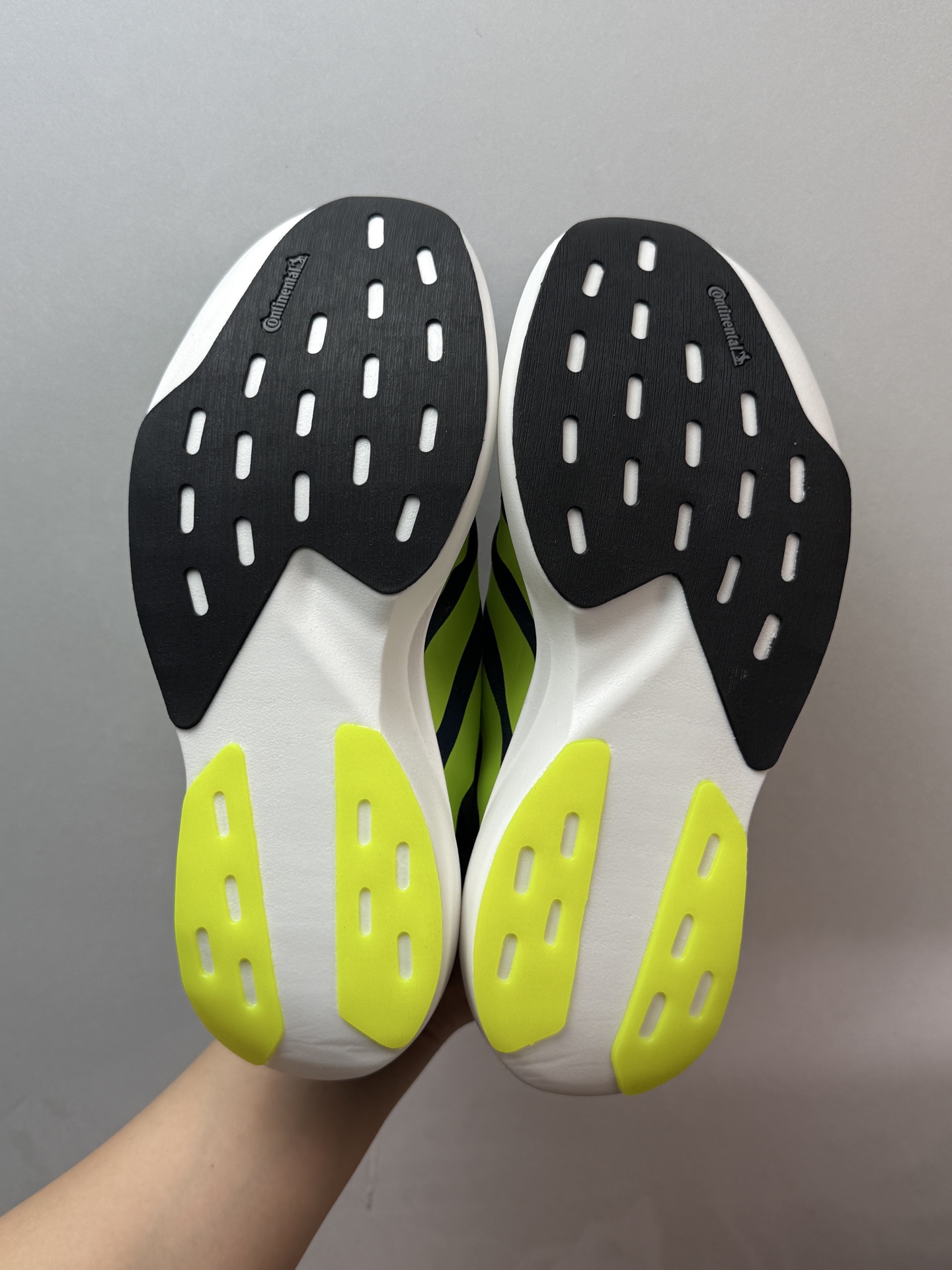 💰250 市场最强adidas Adizero Evo SL 舒适 低帮跑步鞋 男款 蓝黄色

阿迪新款跑鞋 网纱设计 透气舒适
脚感 柔软高回弹 休闲必备

JR3415