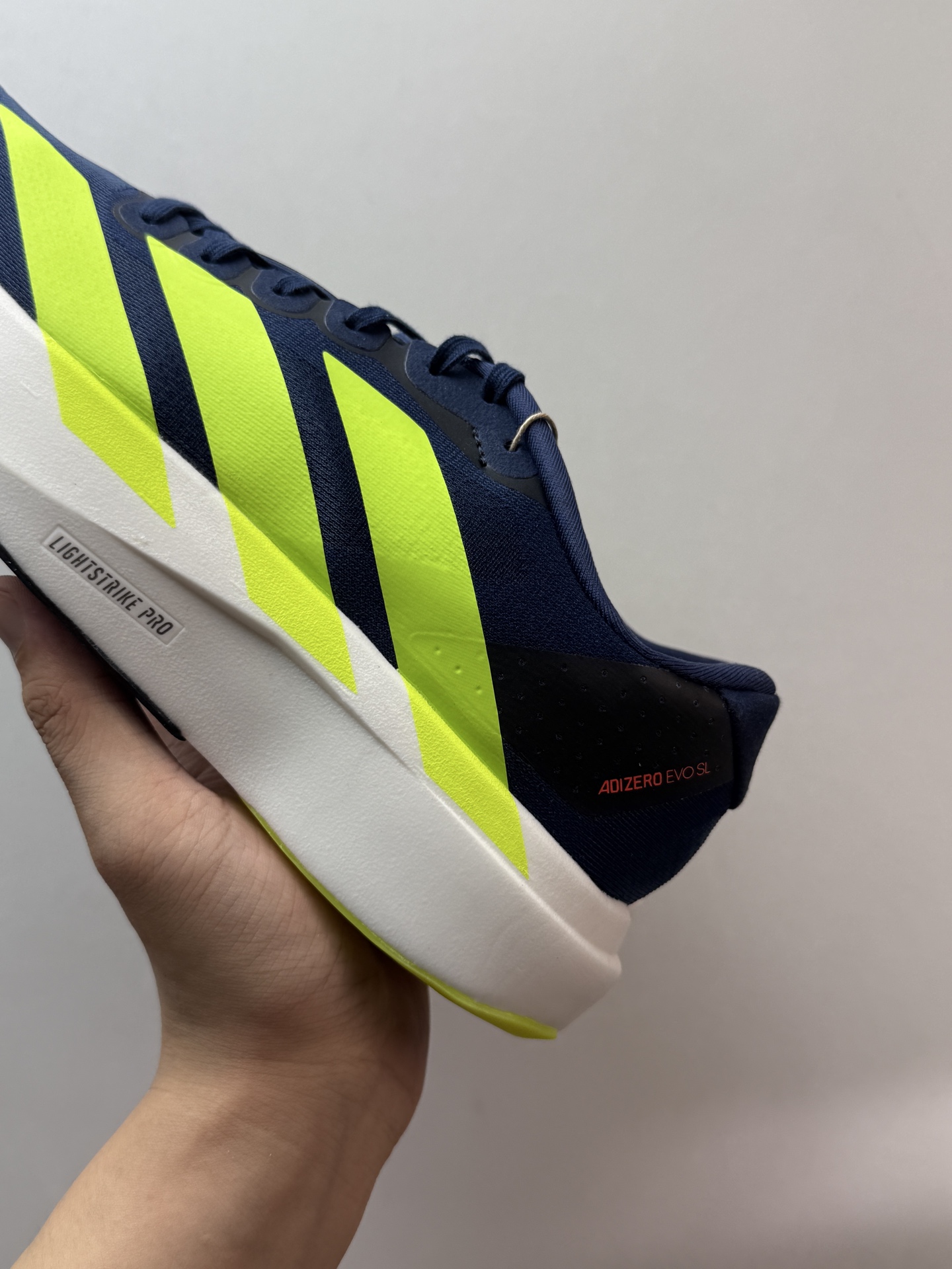 💰250 市场最强adidas Adizero Evo SL 舒适 低帮跑步鞋 男款 蓝黄色

阿迪新款跑鞋 网纱设计 透气舒适
脚感 柔软高回弹 休闲必备

JR3415
