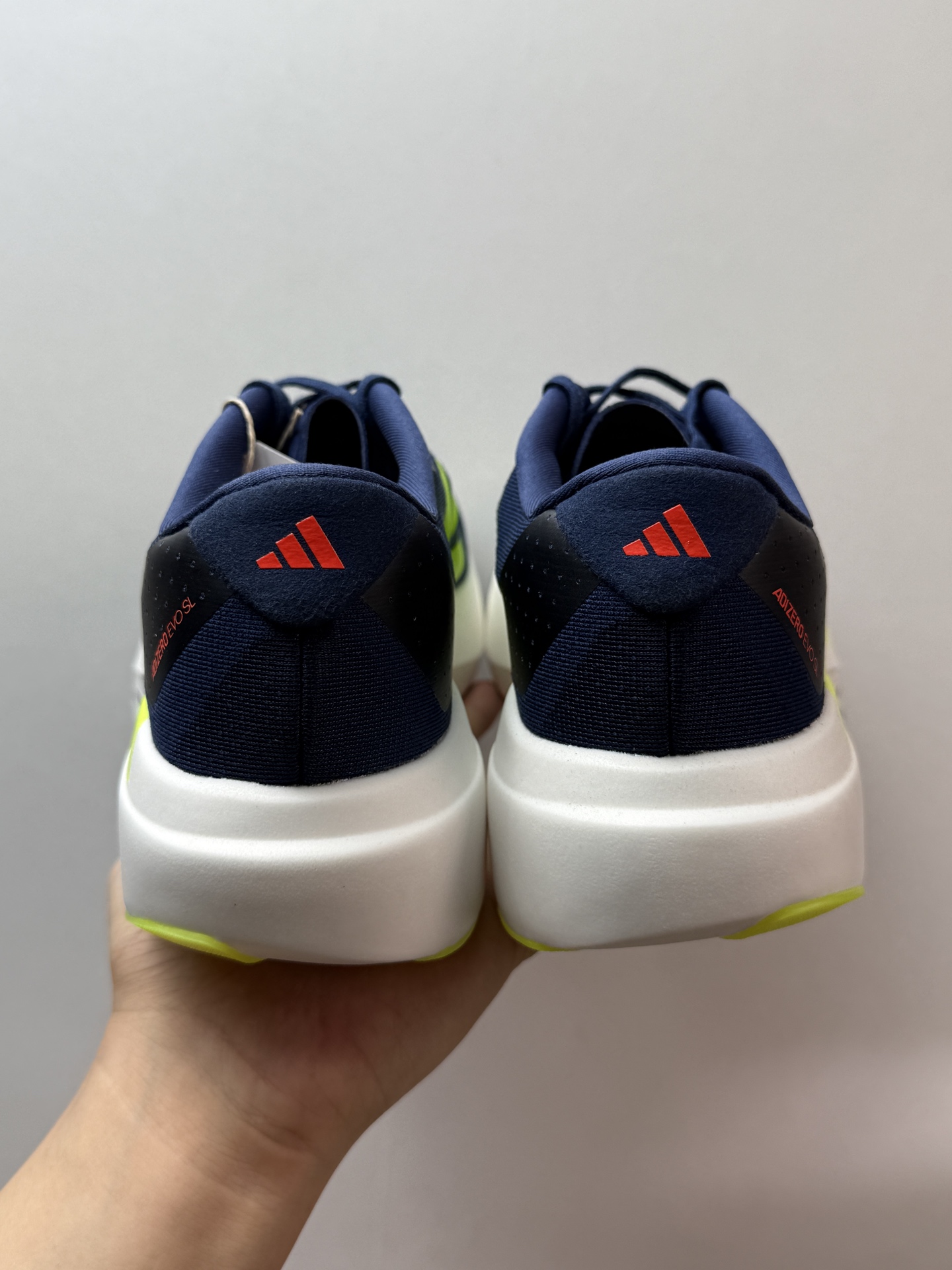 💰250 市场最强adidas Adizero Evo SL 舒适 低帮跑步鞋 男款 蓝黄色

阿迪新款跑鞋 网纱设计 透气舒适
脚感 柔软高回弹 休闲必备

JR3415