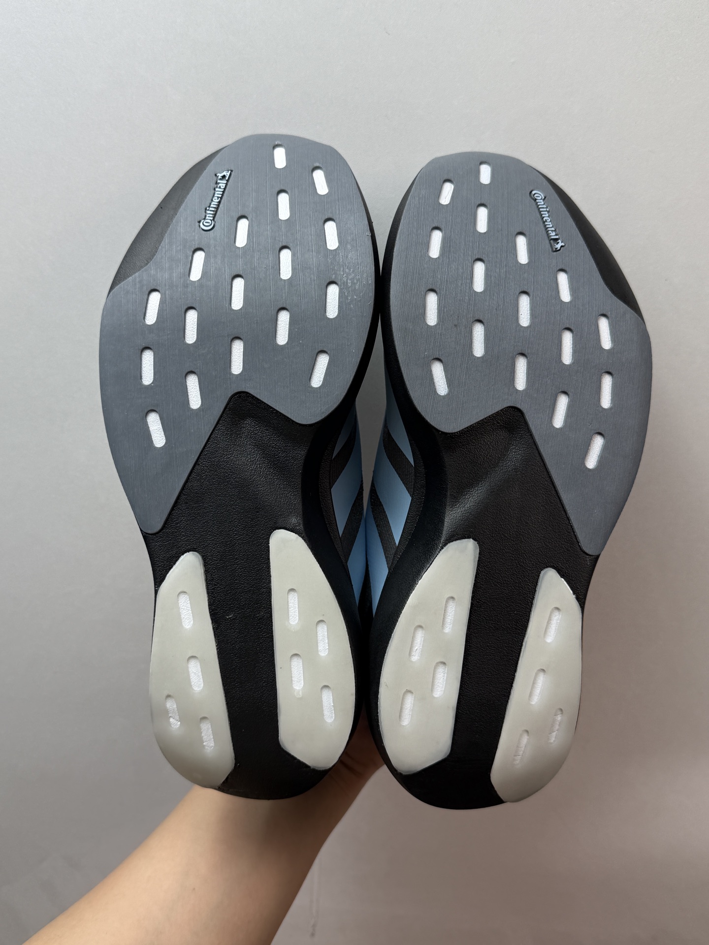 💰250 市场最强adidas Adizero Evo SL 时尚舒适跑步鞋 男款 灰色

阿迪新款跑鞋 网纱设计 透气舒适
脚感 柔软高回弹 休闲必备

KK3531