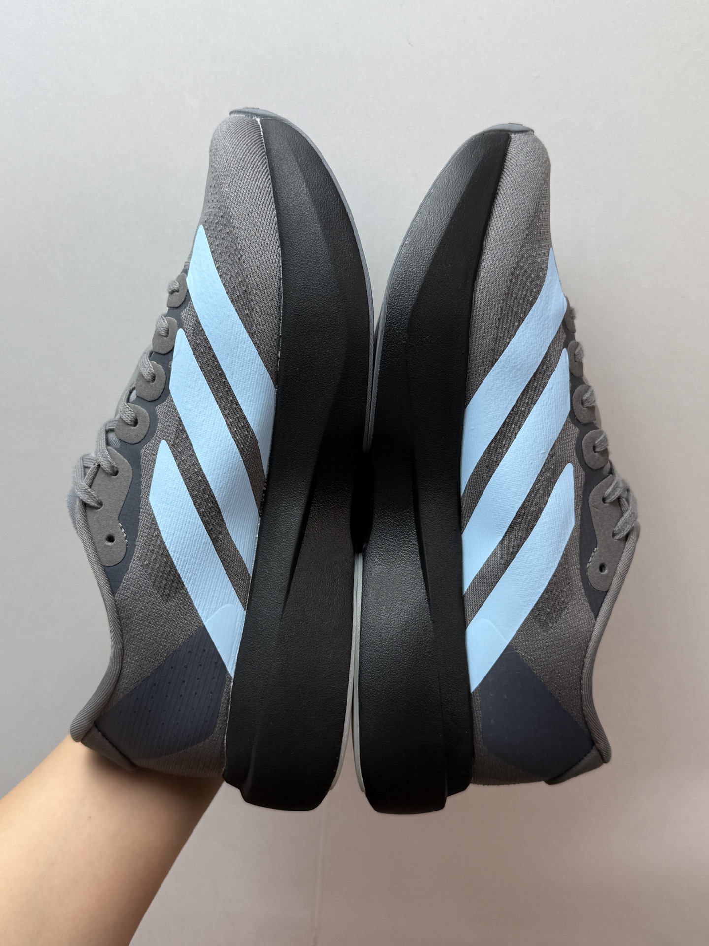 💰250 市场最强adidas Adizero Evo SL 时尚舒适跑步鞋 男款 灰色

阿迪新款跑鞋 网纱设计 透气舒适
脚感 柔软高回弹 休闲必备

KK3531