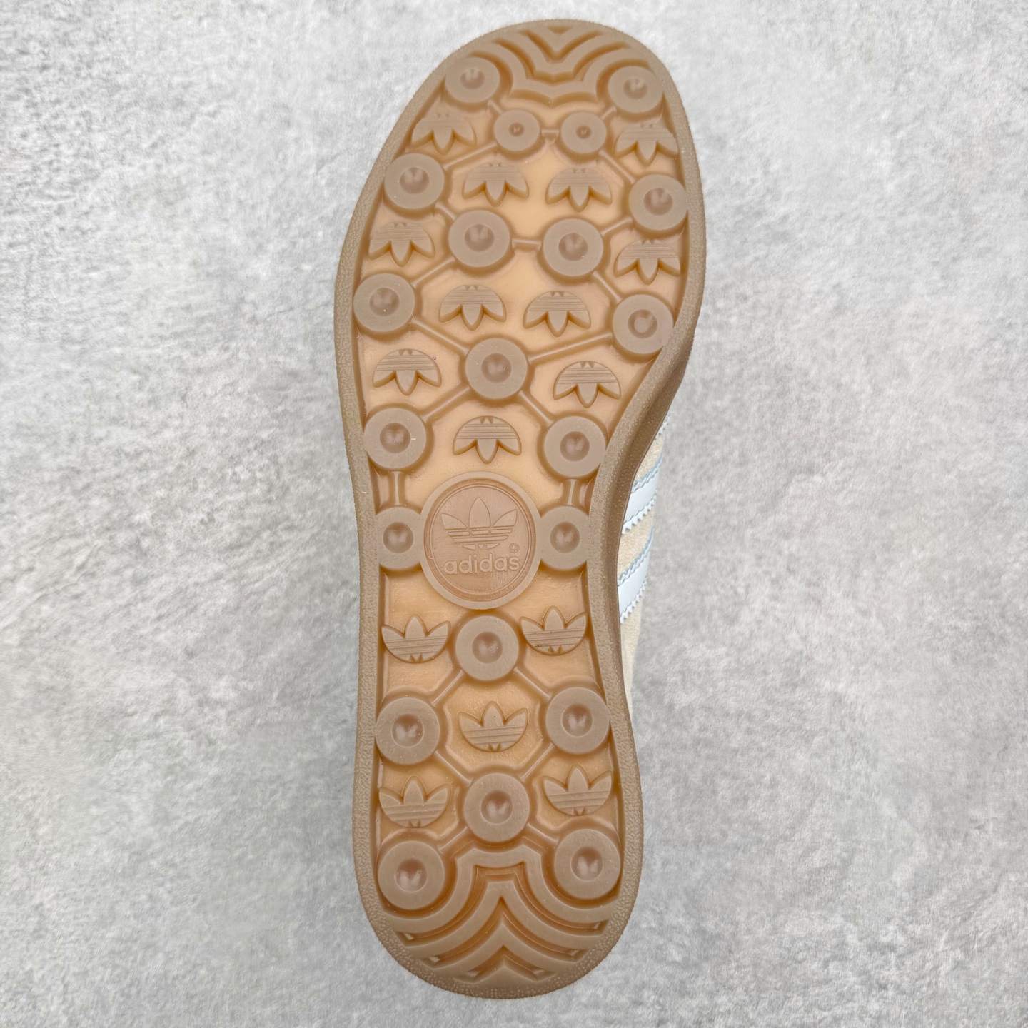 AD Gazelle Indoor Trainers 羚羊内训系列低帮复古百搭休闲运动德训风板鞋 JR2
