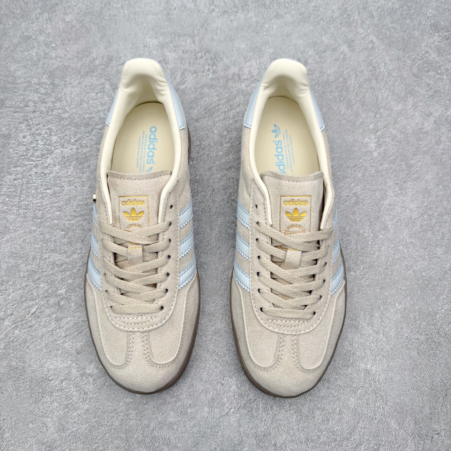 AD Gazelle Indoor Trainers 羚羊内训系列低帮复古百搭休闲运动德训风板鞋 JR2