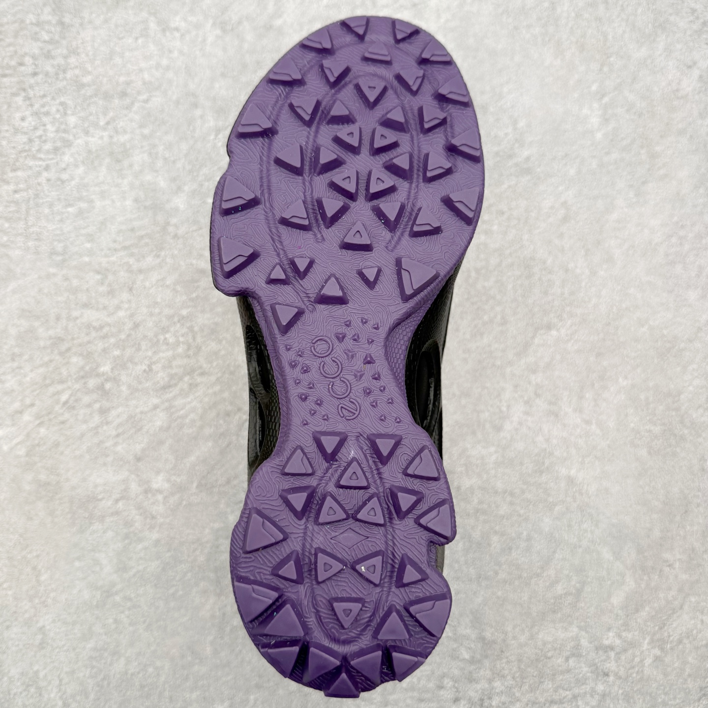 ECCo爱步 Biom C Trail 时尚简约牛皮减震耐磨低帮休闲跑步鞋 ECCO以三大核心特征为依托