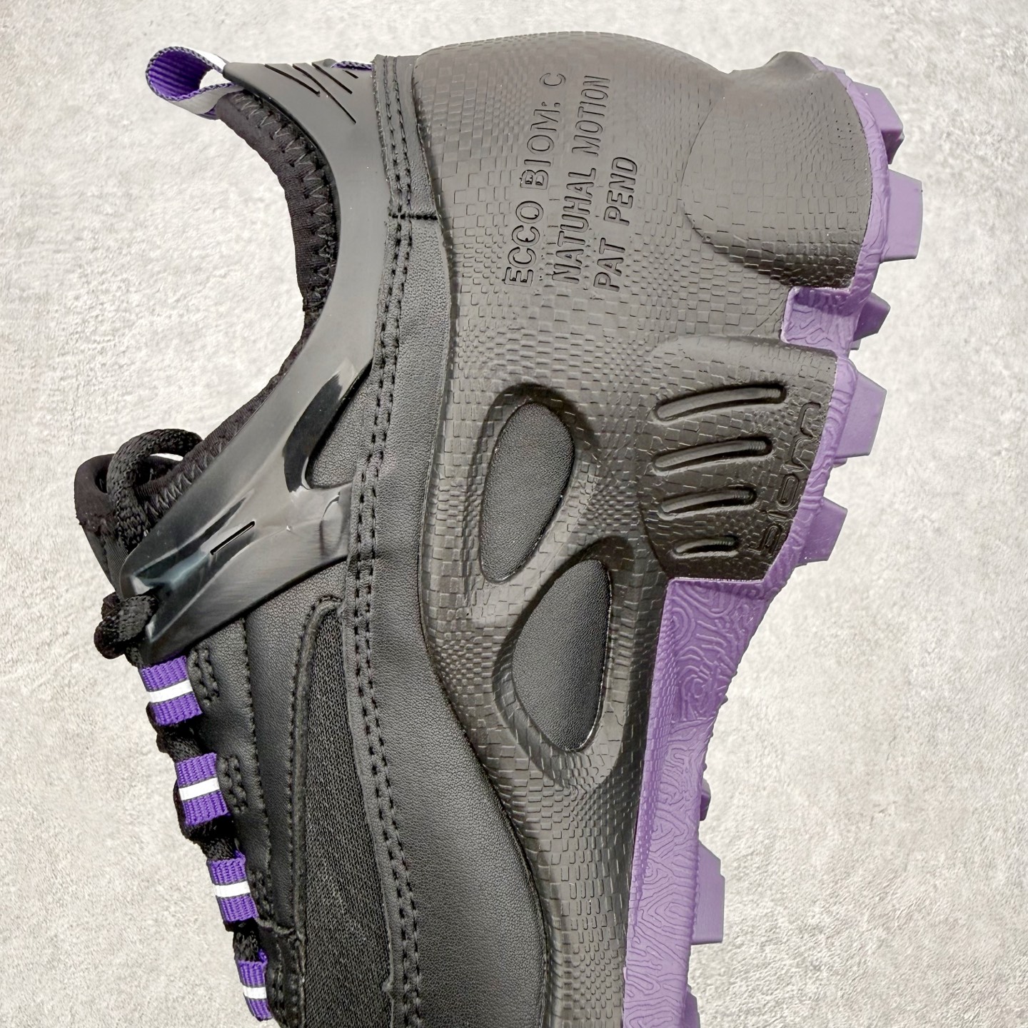 ECCo爱步 Biom C Trail 时尚简约牛皮减震耐磨低帮休闲跑步鞋 ECCO以三大核心特征为依托