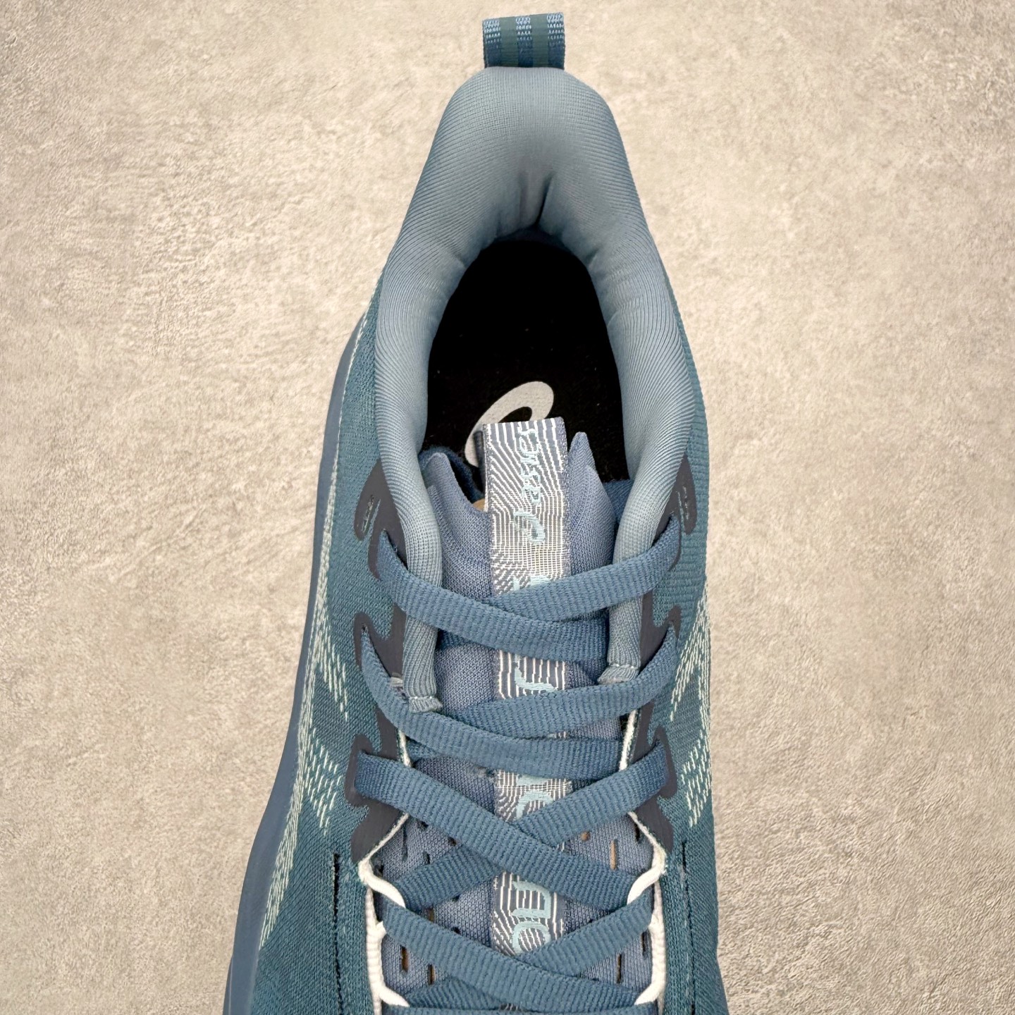 ＃XN ASICS NOVABLAST 5 舒适百搭低帮马拉松训练竞速跑步鞋 ASICS（亚瑟士）是日本