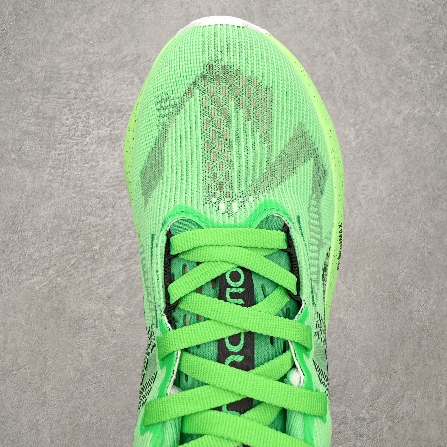 ＃XN ASICS NOVABLAST 5 舒适百搭低帮马拉松训练竞速跑步鞋 ASICS（亚瑟士）是日本