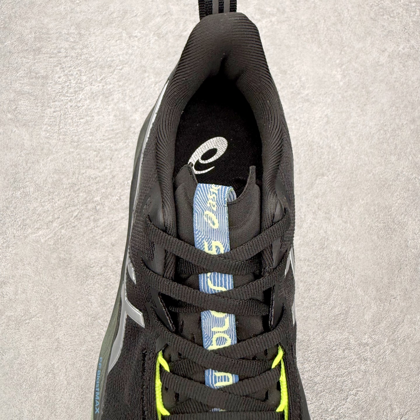 ＃XN ASICS NOVABLAST 5 舒适百搭低帮马拉松训练竞速跑步鞋 ASICS（亚瑟士）是日本