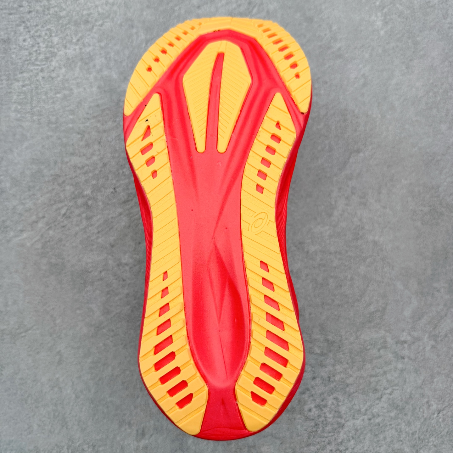＃XN ASICS NOVABLAST 5 舒适百搭低帮马拉松训练竞速跑步鞋 ASICS（亚瑟士）是日本