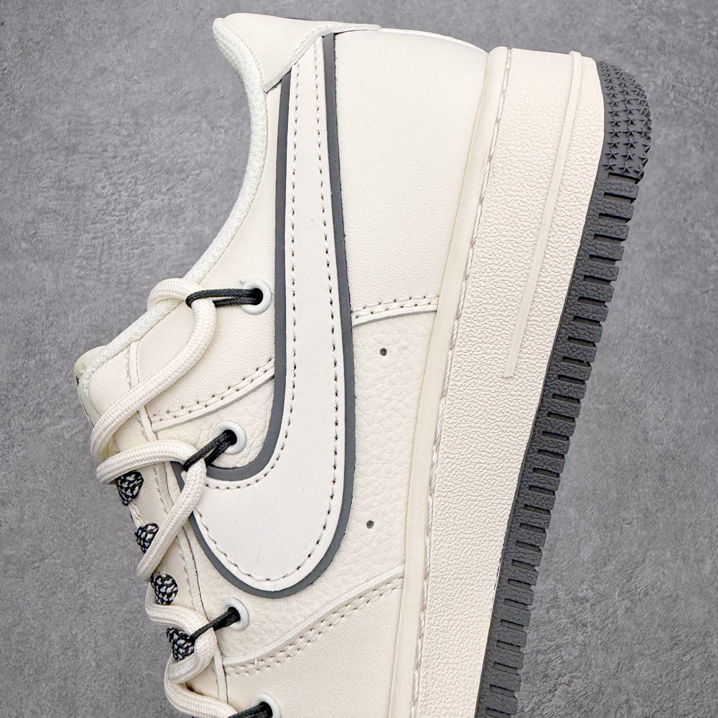 ＃特价福利‼️NK Air Force 1´07 Low 空军一号百搭休闲运动板鞋 DIY得物定制配色 