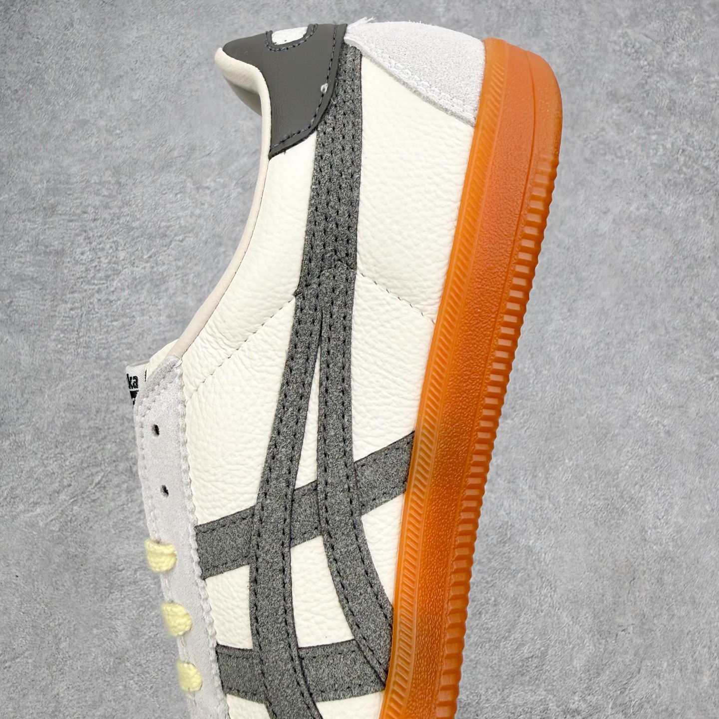 Asics Onitsuka Tige Tokuten 亚瑟士鬼冢虎男女士复古跑鞋街拍潮鞋低帮板鞋经典款