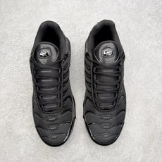 #纯原 NK Air Max Plus TN 气垫复古慢跑鞋 全黑款 -050一、基础信息• 俗称:TN #纯原 NK Air Max Plus TN 气垫复古慢跑鞋 全黑款 -050一、基础信息• 俗称:TN