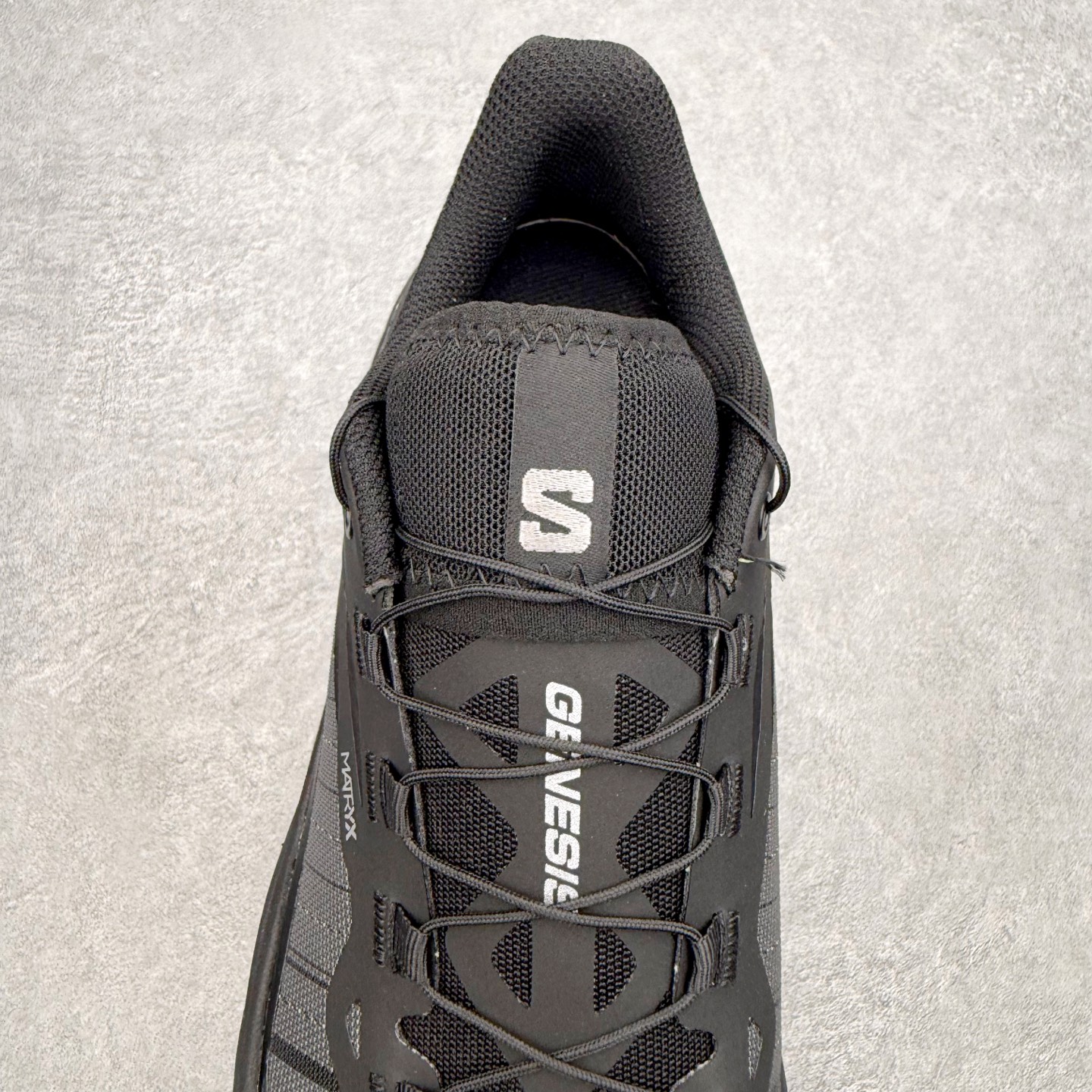 Salomon GENESIS 萨洛蒙全黑专业越野跑鞋一、基础参数• 型号：Salomon GENESI