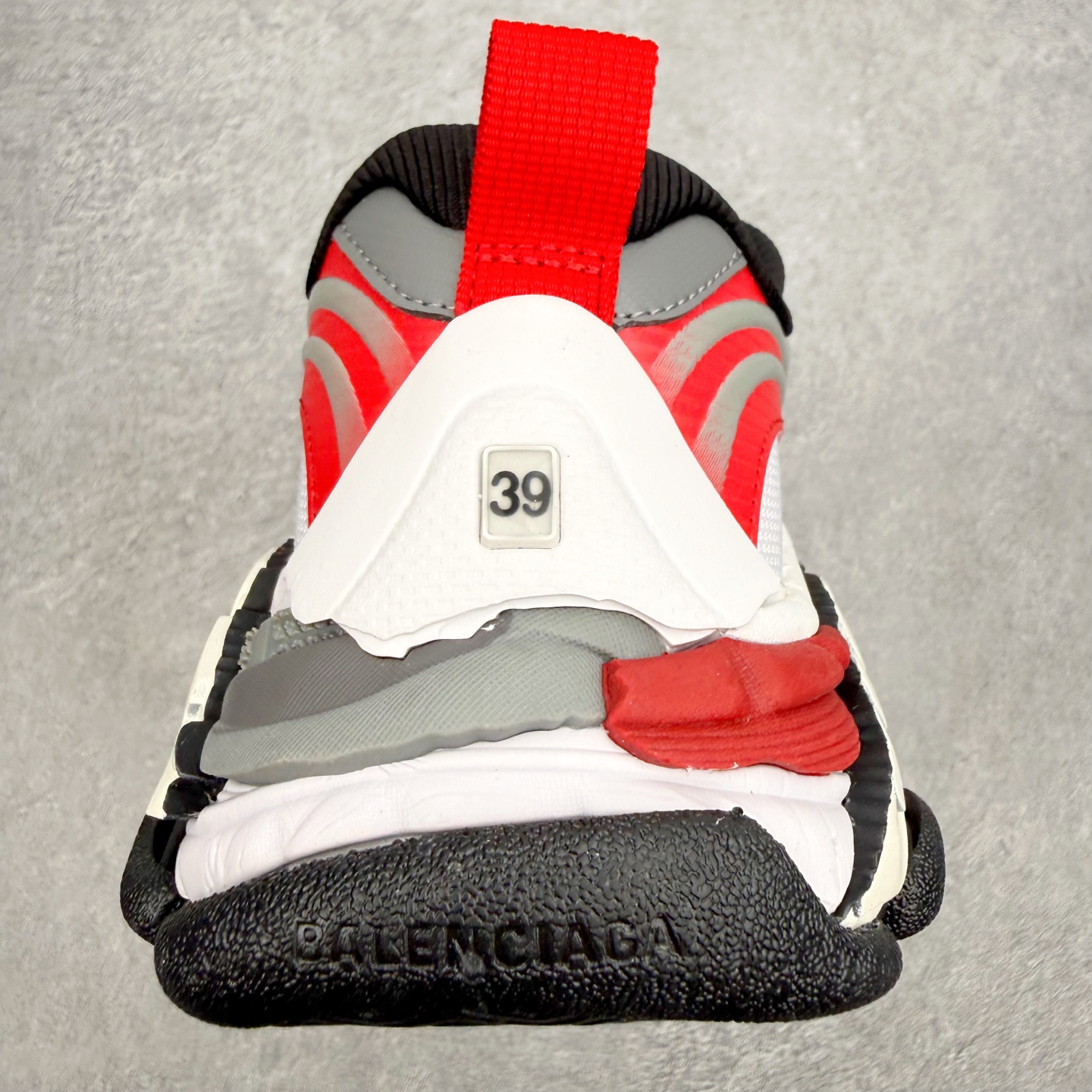 Balenciaga巴黎世家 Triple S .2 Gradient 厚底系带低帮老爹鞋鞋身分层结构 