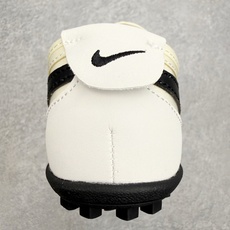 NK Moon Shoe OG SP复古登月华夫鞋一、基础型号信息• 官方名称:Nike Moon Sh NK Moon Shoe OG SP复古登月华夫鞋一、基础型号信息• 官方名称:Nike Moon Sh