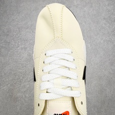 NK Moon Shoe OG SP复古登月华夫鞋一、基础型号信息• 官方名称:Nike Moon Sh NK Moon Shoe OG SP复古登月华夫鞋一、基础型号信息• 官方名称:Nike Moon Sh