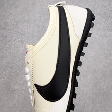 NK Moon Shoe OG SP复古登月华夫鞋一、基础型号信息• 官方名称:Nike Moon Sh NK Moon Shoe OG SP复古登月华夫鞋一、基础型号信息• 官方名称:Nike Moon Sh