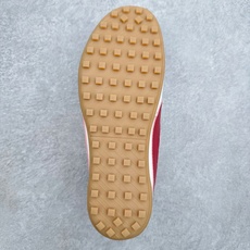 NK Moon Shoe OG SP复古登月华夫鞋一、基础型号信息• 官方名称:Nike Moon Sh NK Moon Shoe OG SP复古登月华夫鞋一、基础型号信息• 官方名称:Nike Moon Sh