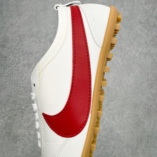 NK Moon Shoe OG SP复古登月华夫鞋一、基础型号信息• 官方名称:Nike Moon Sh NK Moon Shoe OG SP复古登月华夫鞋一、基础型号信息• 官方名称:Nike Moon Sh