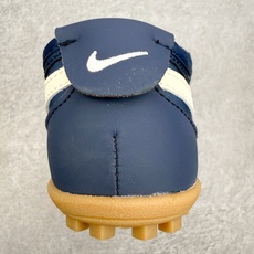 NK Moon Shoe OG SP复古登月华夫鞋一、基础型号信息• 官方名称:Nike Moon Sh NK Moon Shoe OG SP复古登月华夫鞋一、基础型号信息• 官方名称:Nike Moon Sh