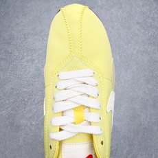 NK Moon Shoe OG SP复古登月华夫鞋一、基础型号信息• 官方名称:Nike Moon Sh NK Moon Shoe OG SP复古登月华夫鞋一、基础型号信息• 官方名称:Nike Moon Sh