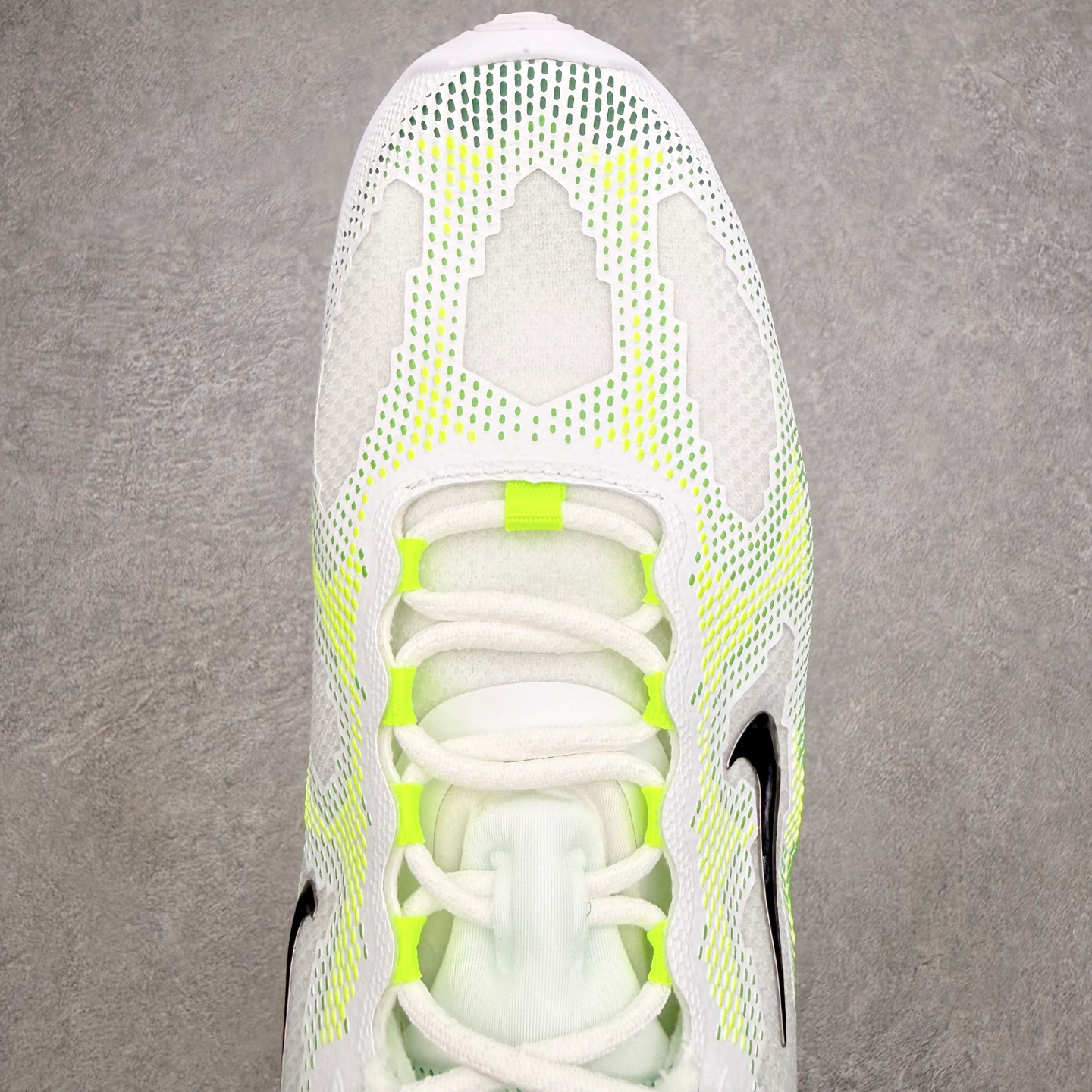 NK AIR LIQUID MAX 2026S 毒箭蛙新款气垫跑步鞋 Liquid Max 传承四十年 