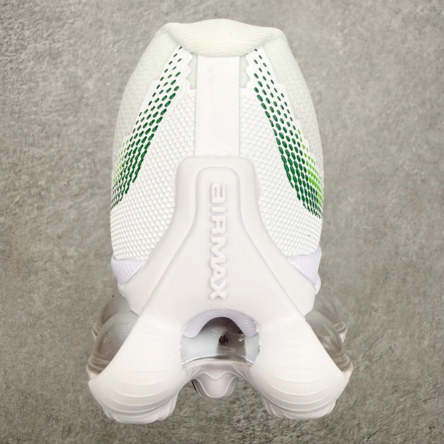 NK AIR LIQUID MAX 2026S 毒箭蛙新款气垫跑步鞋 Liquid Max 传承四十年 