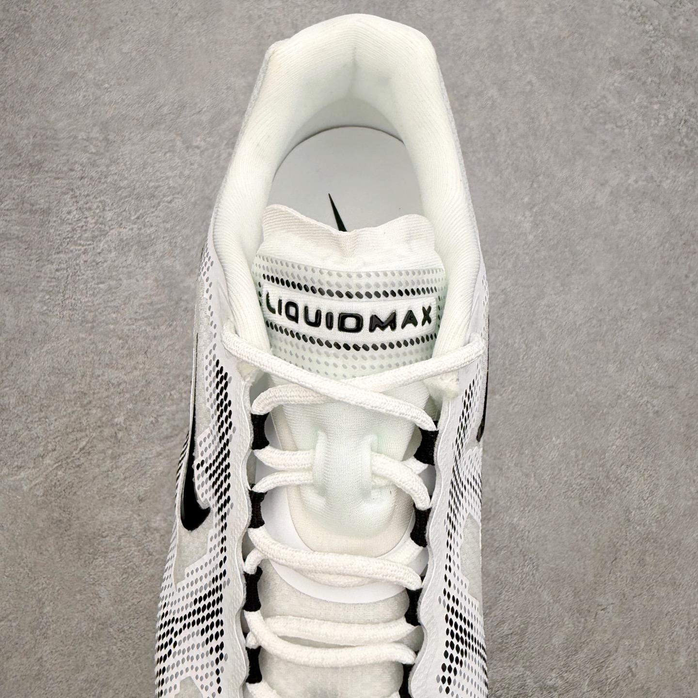 NK AIR LIQUID MAX 2026S 毒箭蛙新款气垫跑步鞋 Liquid Max 传承四十年 
