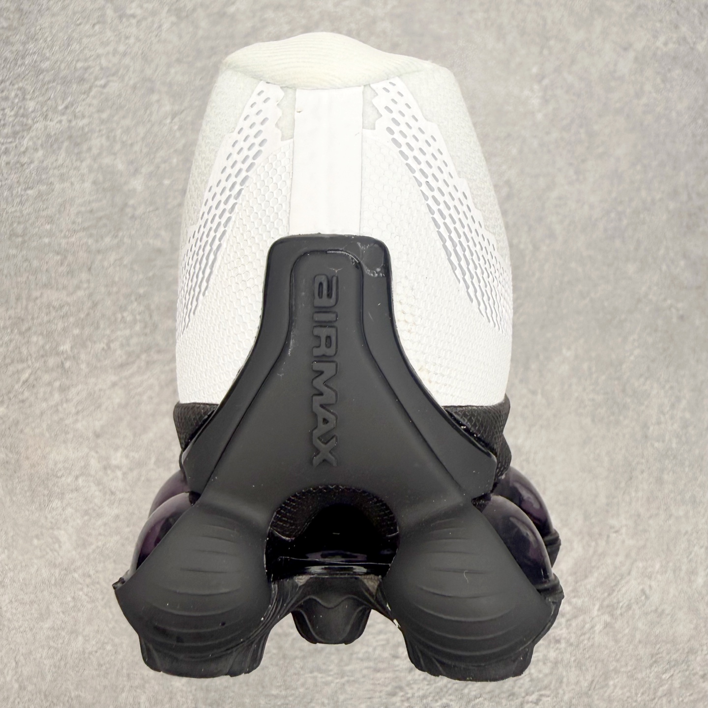 NK AIR LIQUID MAX 2026S 毒箭蛙新款气垫跑步鞋 Liquid Max 传承四十年 