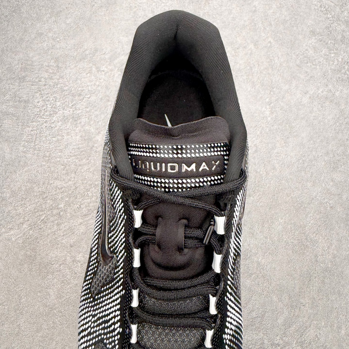 NK AIR LIQUID MAX 2026S 毒箭蛙新款气垫跑步鞋 Liquid Max 传承四十年 