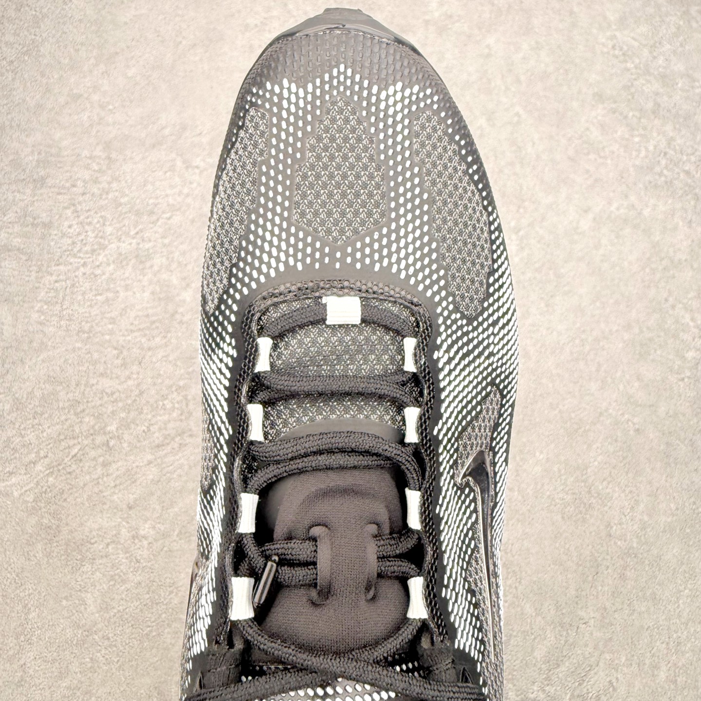 NK AIR LIQUID MAX 2026S 毒箭蛙新款气垫跑步鞋 Liquid Max 传承四十年 