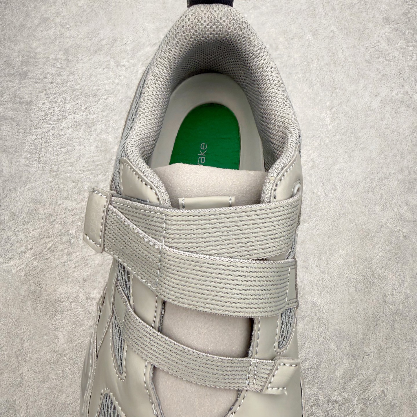 ASICS × ISSEY MIYAKE 亚瑟士三宅一生联名Hyper Taping魔术贴运动鞋产品概述