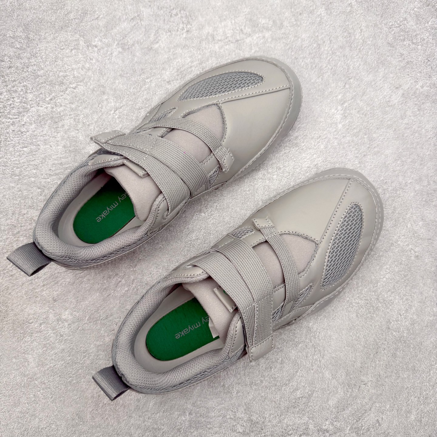 ASICS × ISSEY MIYAKE 亚瑟士三宅一生联名Hyper Taping魔术贴运动鞋产品概述