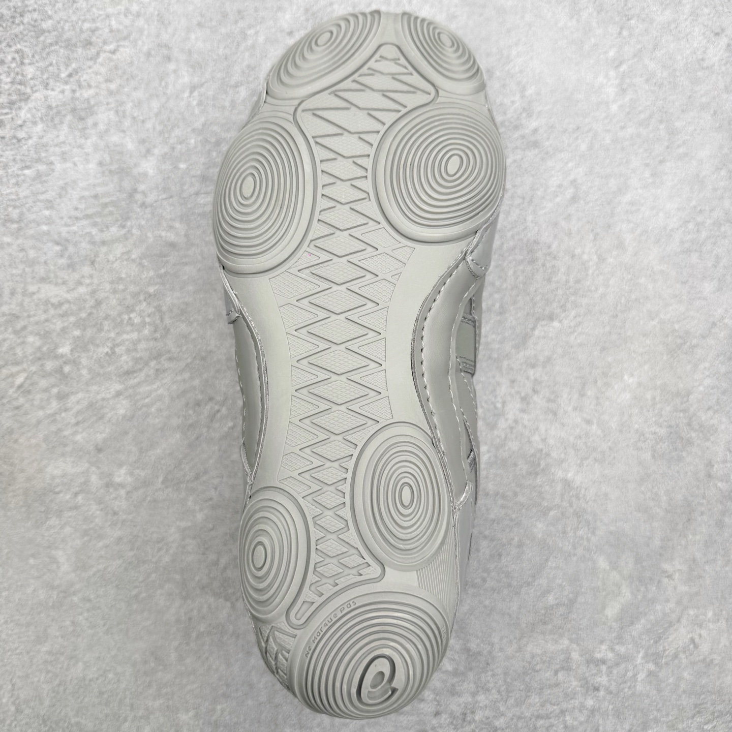 ASICS × ISSEY MIYAKE 亚瑟士三宅一生联名Hyper Taping魔术贴运动鞋产品概述