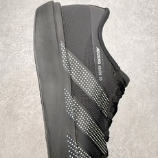 AD Adizero Adios 10 竞速训练跑鞋完整解析一、外观核心识别特征1. 配色与标识整体白基 AD Adizero Adios 10 竞速训练跑鞋完整解析一、外观核心识别特征1. 配色与标识整体白基