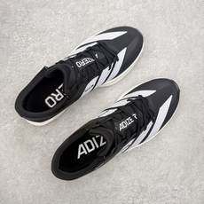 AD Adizero Adios 10 竞速训练跑鞋完整解析一、外观核心识别特征1. 配色与标识整体白基 AD Adizero Adios 10 竞速训练跑鞋完整解析一、外观核心识别特征1. 配色与标识整体白基