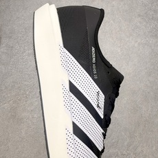AD Adizero Adios 10 竞速训练跑鞋完整解析一、外观核心识别特征1. 配色与标识整体白基 AD Adizero Adios 10 竞速训练跑鞋完整解析一、外观核心识别特征1. 配色与标识整体白基
