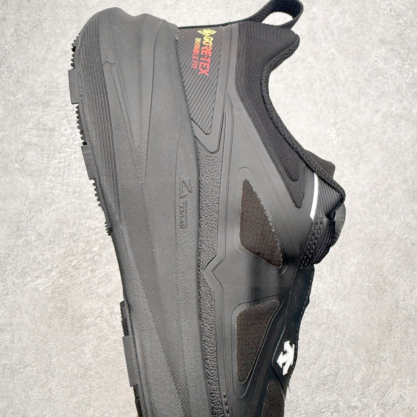 迪桑特DESCENTE RUNNING系列 LAVITATE 3.0 AIR WIRE 缓震舒适 BOA