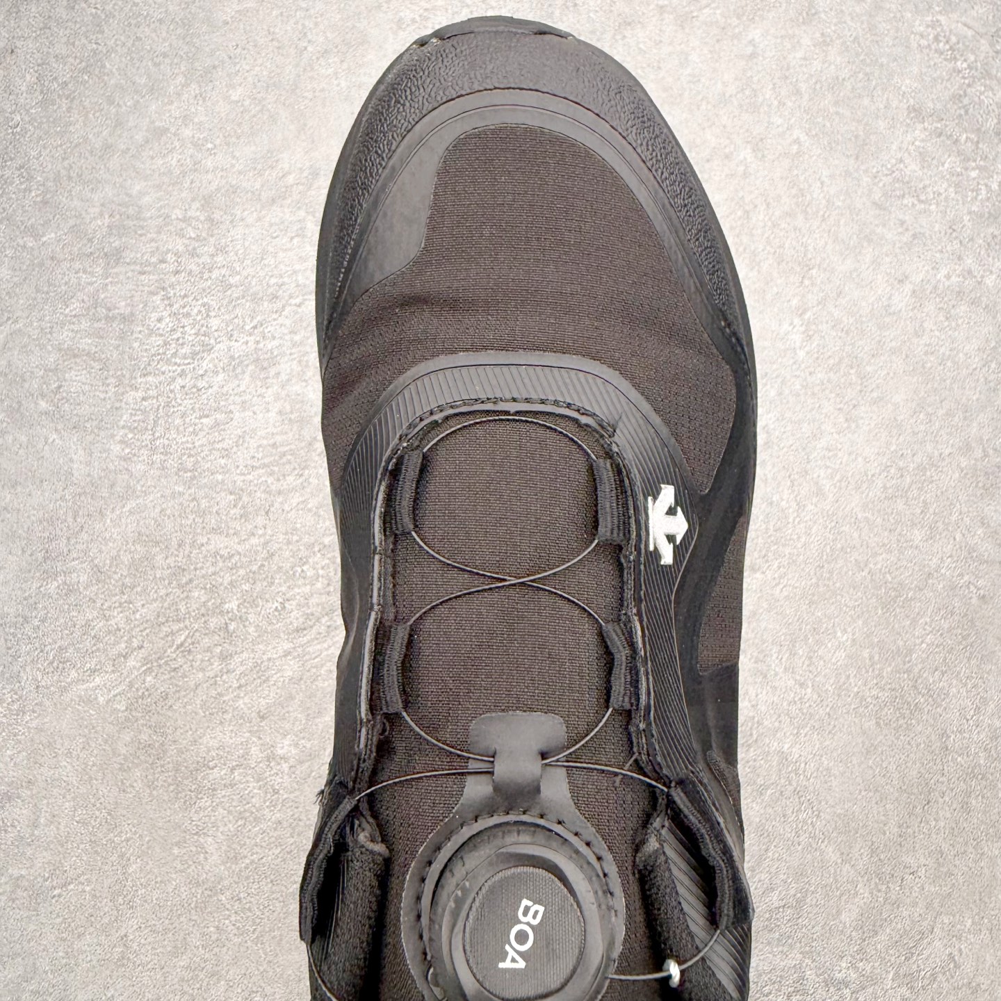 迪桑特DESCENTE RUNNING系列 LAVITATE 3.0 AIR WIRE 缓震舒适 BOA