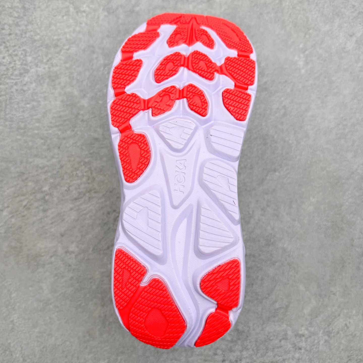 HOKA ONE ONE Clifton 克里夫顿10代专业性能减震公路跑步鞋 轻盈透气的针织网面和纱线