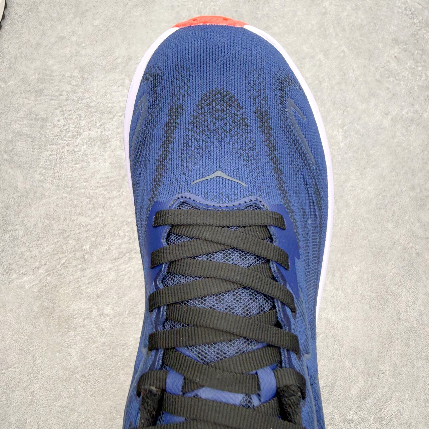 HOKA ONE ONE Clifton 克里夫顿10代专业性能减震公路跑步鞋 轻盈透气的针织网面和纱线