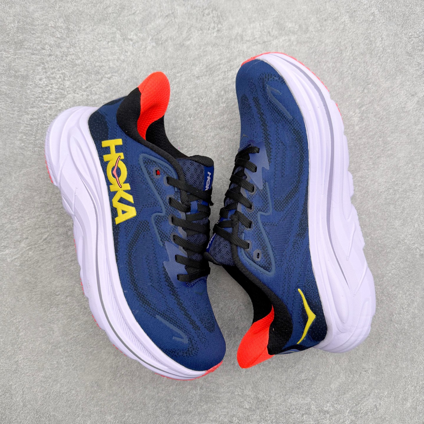 HOKA ONE ONE Clifton 克里夫顿10代专业性能减震公路跑步鞋 轻盈透气的针织网面和纱线