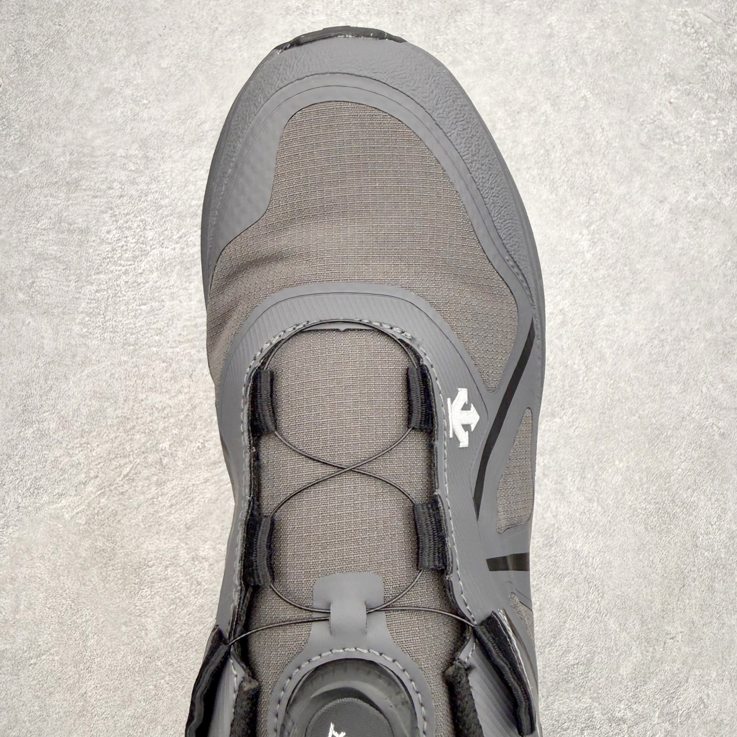 迪桑特DESCENTE RUNNING系列 LAVITATE 3.0 AIR WIRE 缓震舒适 BOA