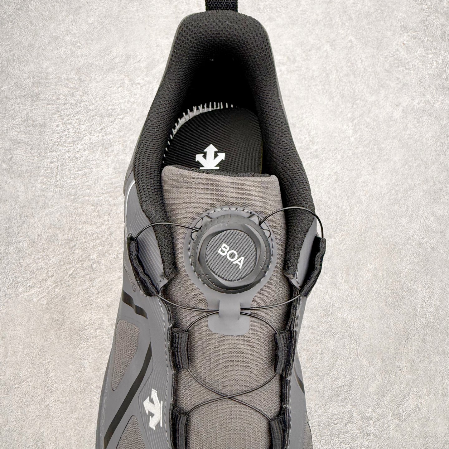 迪桑特DESCENTE RUNNING系列 LAVITATE 3.0 AIR WIRE 缓震舒适 BOA