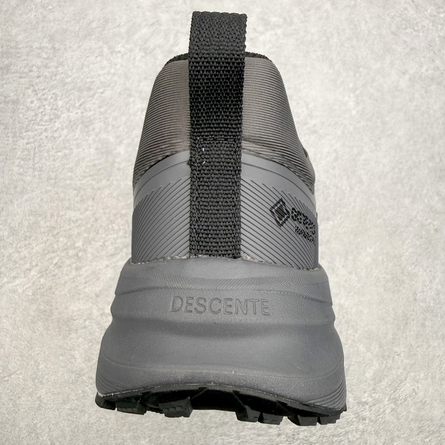 迪桑特DESCENTE RUNNING系列 LAVITATE 3.0 AIR WIRE 缓震舒适 BOA