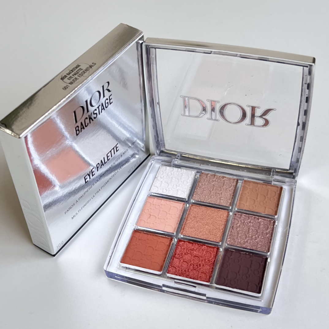 50💰
可配中文标，低价跑量款✔️迪奥9色眼影盘24款10g！色号：001#，002#，003#，004#，010#，011#。