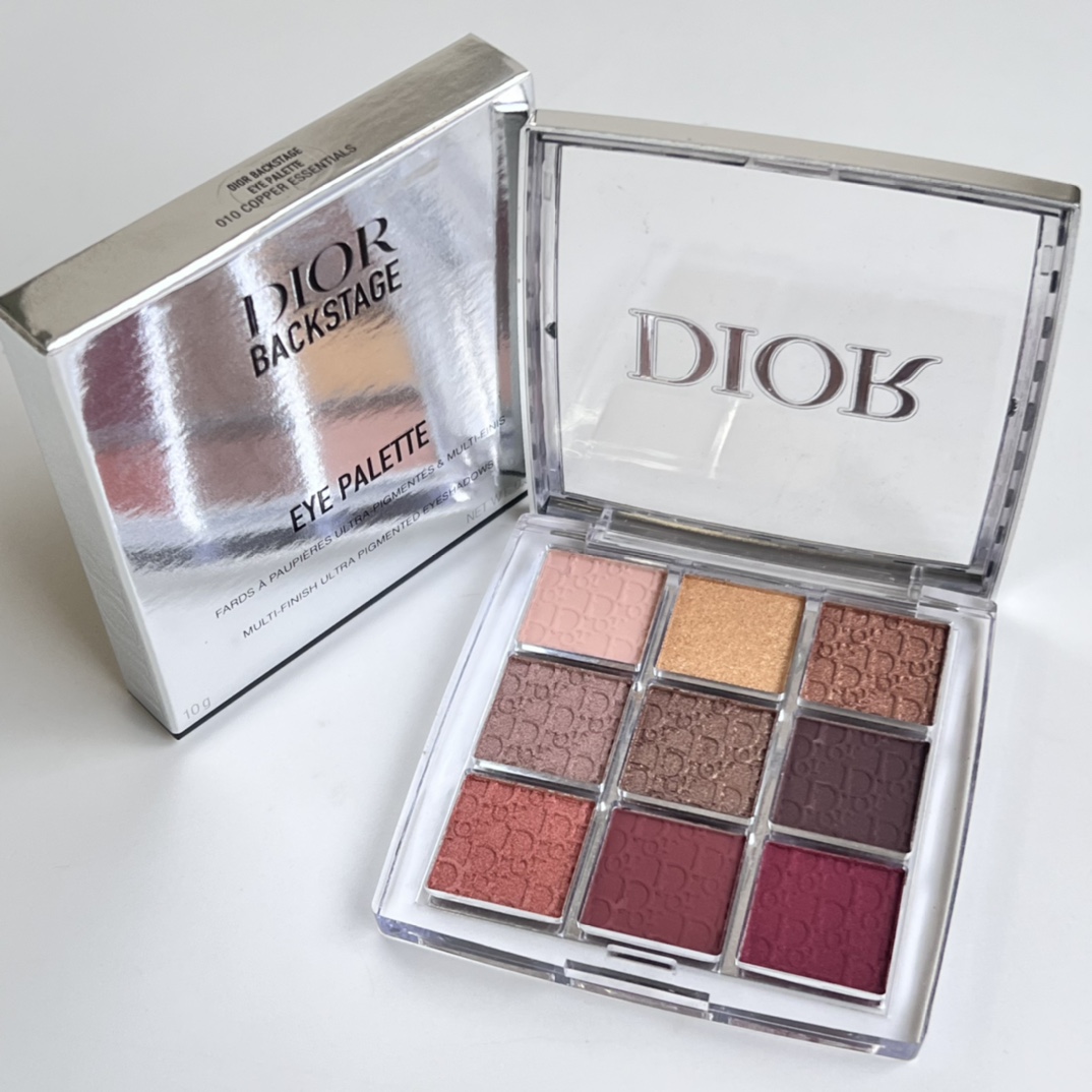 50💰
可配中文标，低价跑量款✔️迪奥9色眼影盘24款10g！色号：001#，002#，003#，004#，010#，011#。